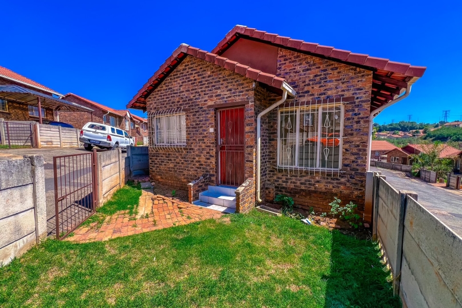 2 Bedroom Property for Sale in Mondeor Gauteng