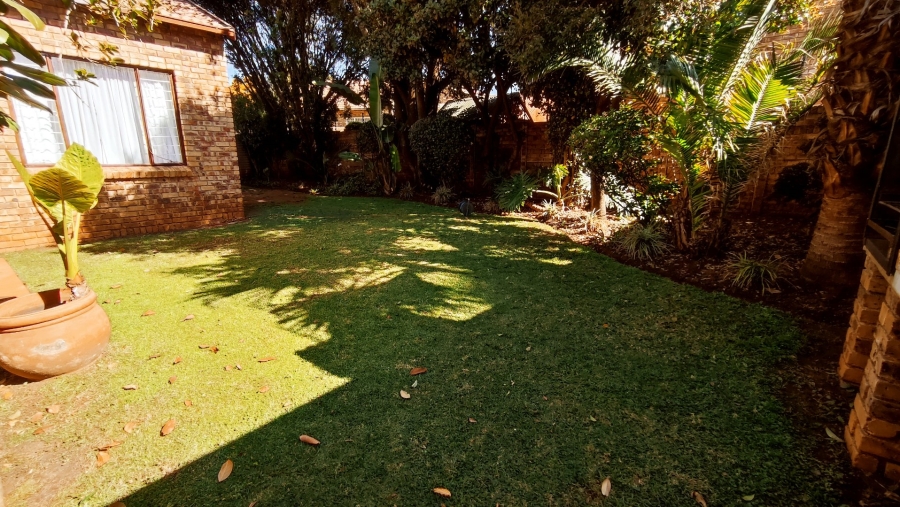 3 Bedroom Property for Sale in Eldoraigne Gauteng