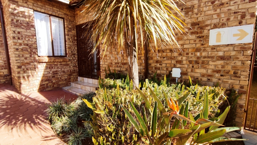 3 Bedroom Property for Sale in Eldoraigne Gauteng