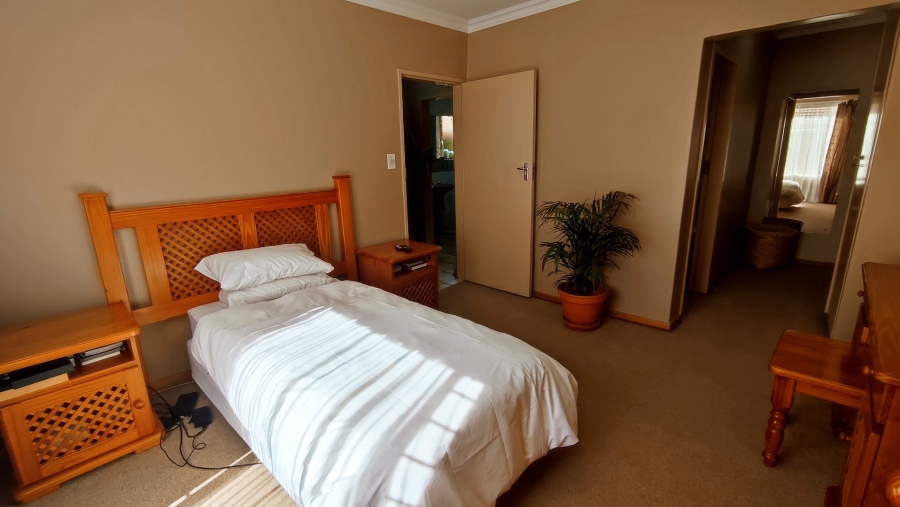 3 Bedroom Property for Sale in Eldoraigne Gauteng