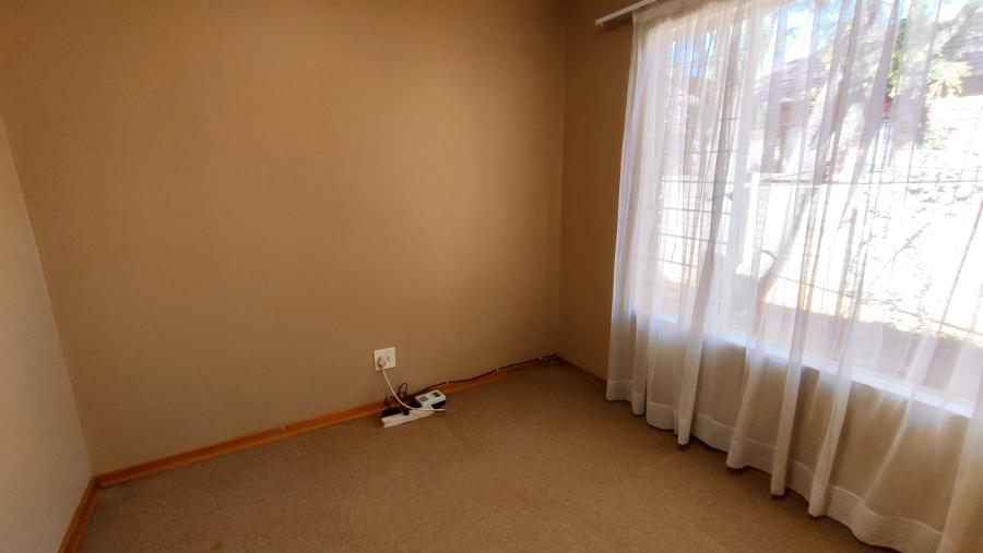 3 Bedroom Property for Sale in Eldoraigne Gauteng