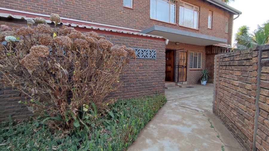 2 Bedroom Property for Sale in Wierda Park Gauteng