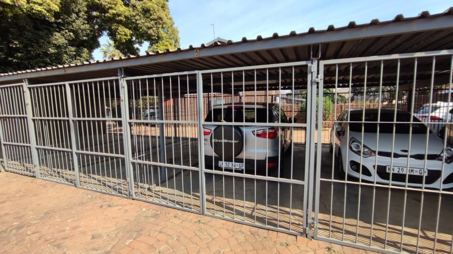 2 Bedroom Property for Sale in Wierda Park Gauteng