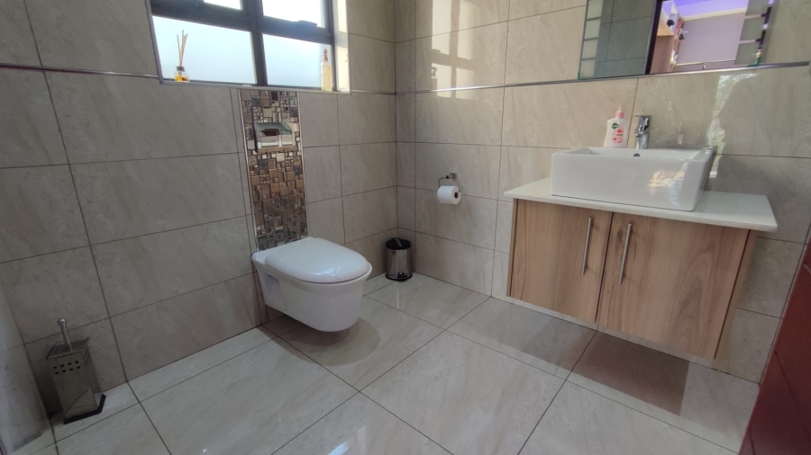 4 Bedroom Property for Sale in Blue Valley Golf Estate Gauteng