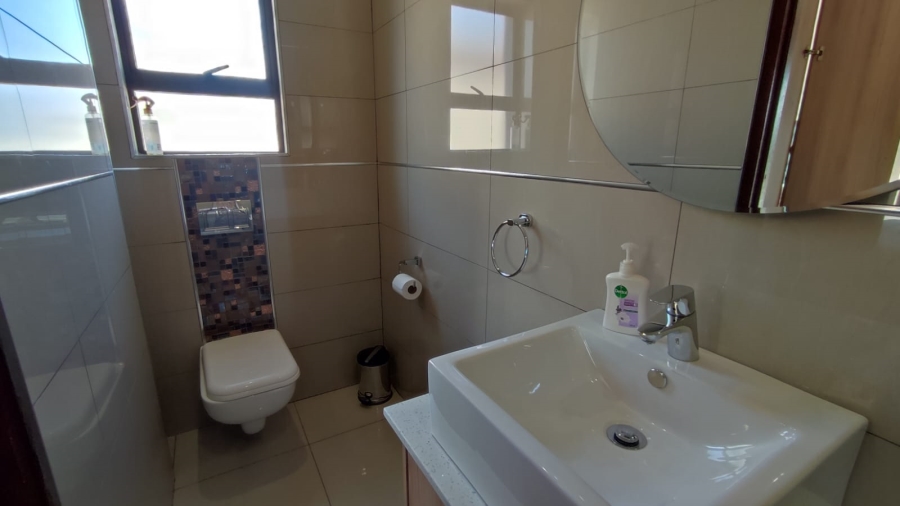 4 Bedroom Property for Sale in Blue Valley Golf Estate Gauteng