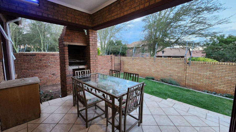 2 Bedroom Property for Sale in Amberfield Gauteng