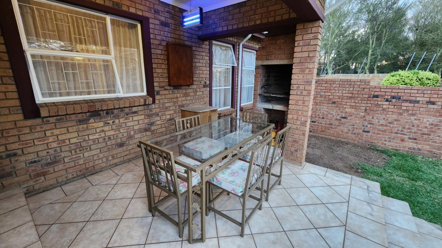 2 Bedroom Property for Sale in Amberfield Gauteng