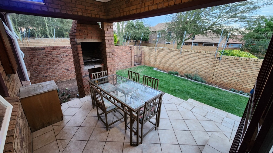 2 Bedroom Property for Sale in Amberfield Gauteng