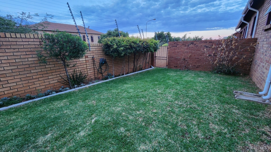 2 Bedroom Property for Sale in Amberfield Gauteng