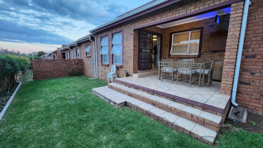 2 Bedroom Property for Sale in Amberfield Gauteng