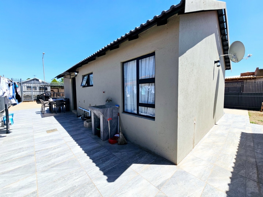 3 Bedroom Property for Sale in Lotus Gardens Gauteng