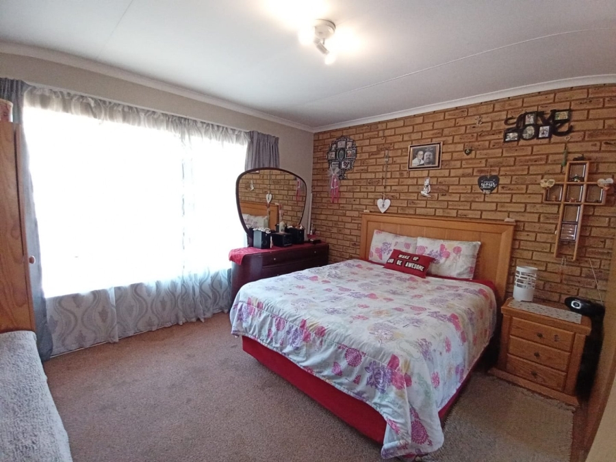 3 Bedroom Property for Sale in Noordheuwel Gauteng