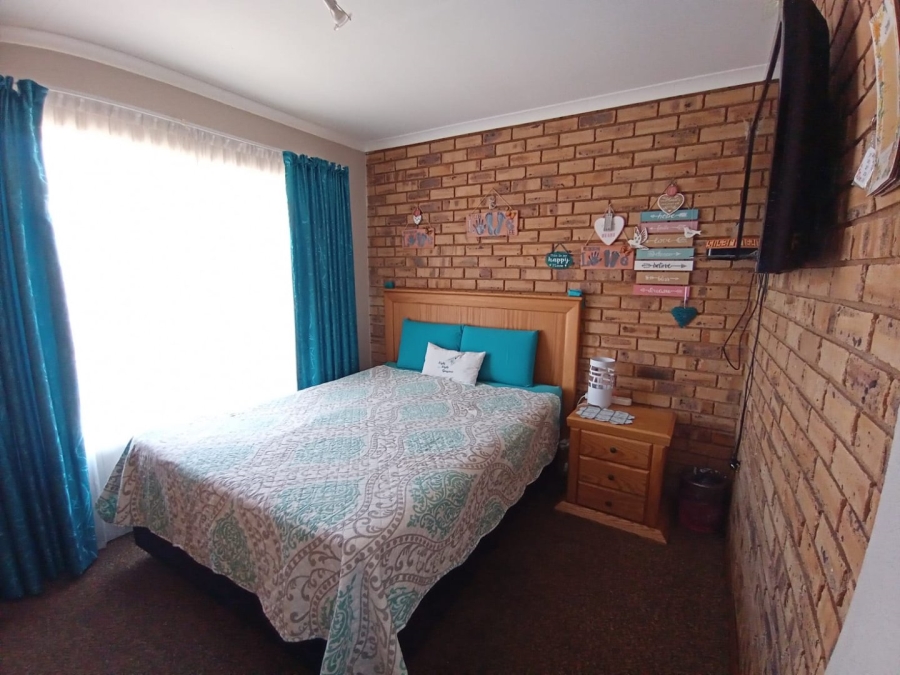 3 Bedroom Property for Sale in Noordheuwel Gauteng