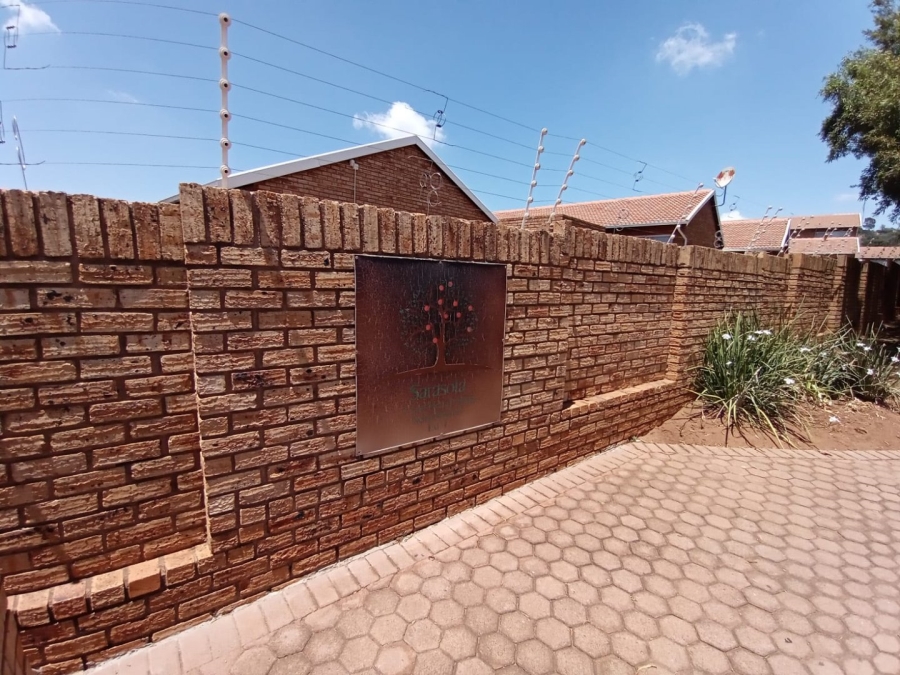 3 Bedroom Property for Sale in Noordheuwel Gauteng