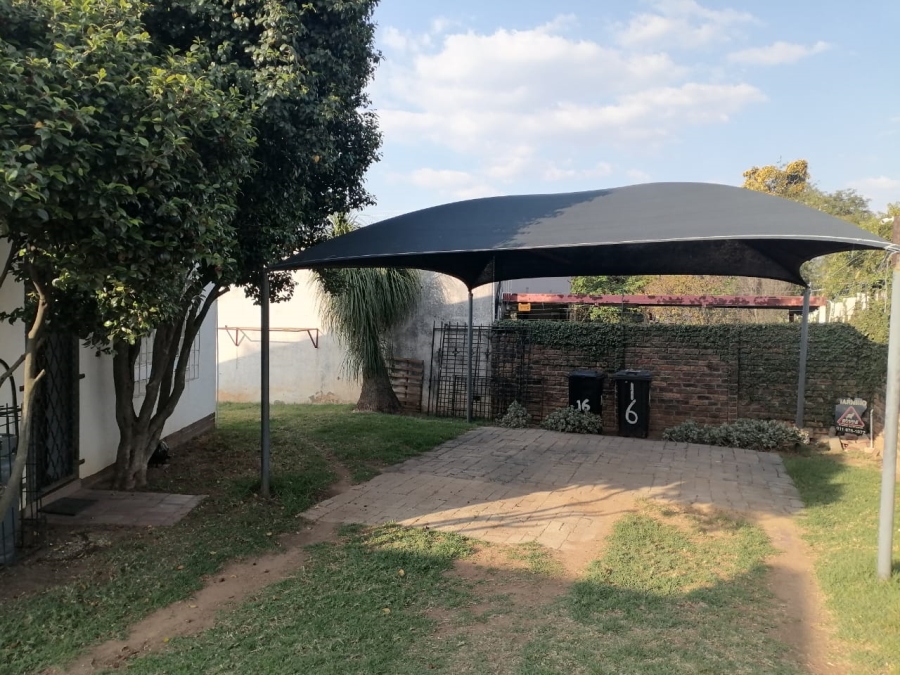 To Let 1 Bedroom Property for Rent in Blairgowrie Gauteng