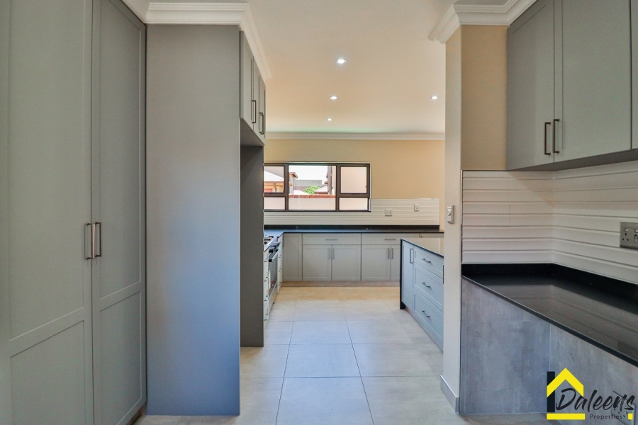 4 Bedroom Property for Sale in Comet Gauteng