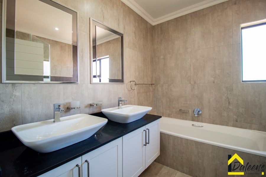 4 Bedroom Property for Sale in Comet Gauteng