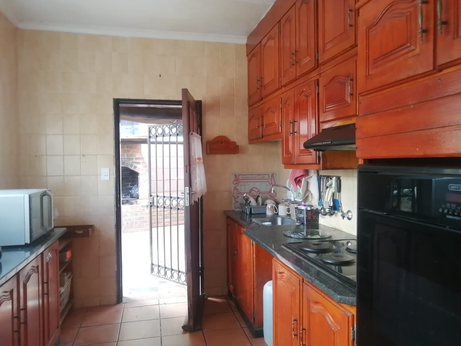 3 Bedroom Property for Sale in Ridgeway Gauteng