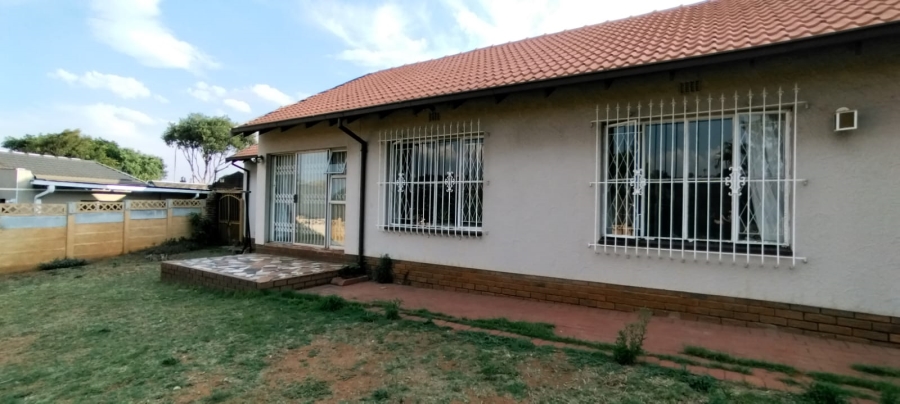 3 Bedroom Property for Sale in Ridgeway Gauteng