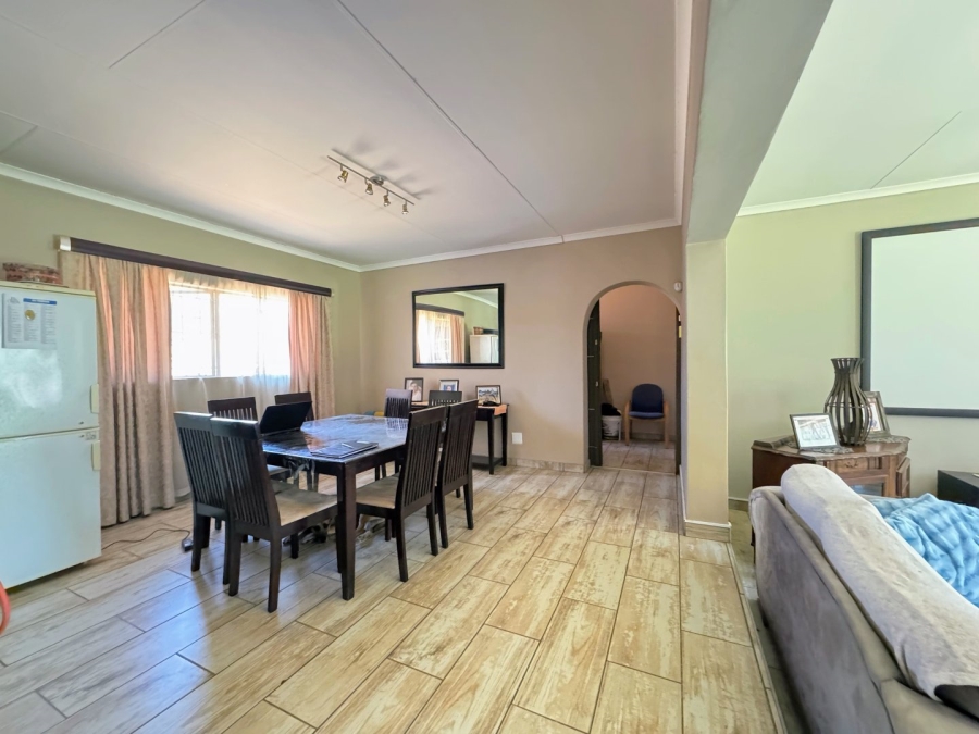 4 Bedroom Property for Sale in Waverley Gauteng