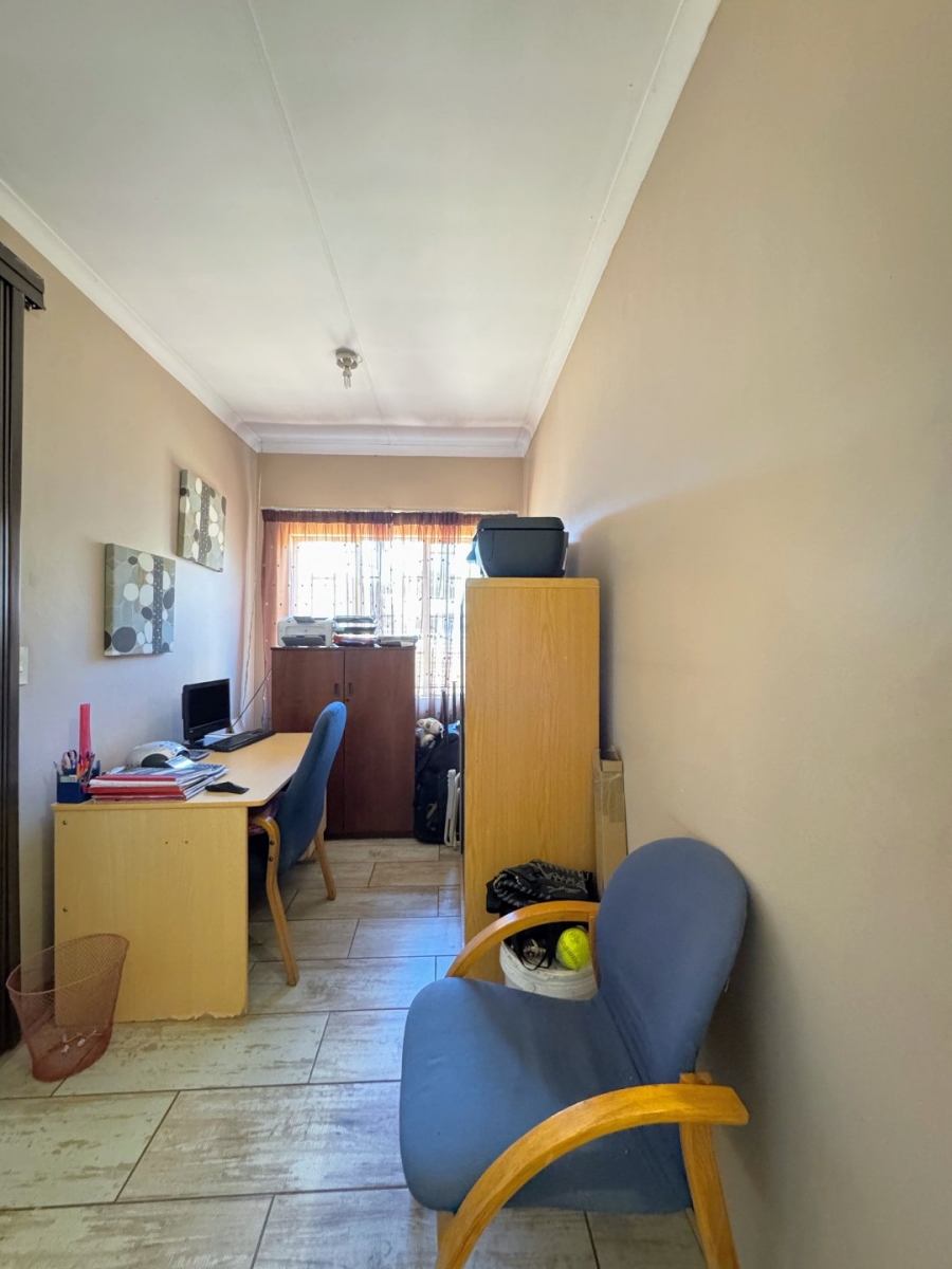 4 Bedroom Property for Sale in Waverley Gauteng