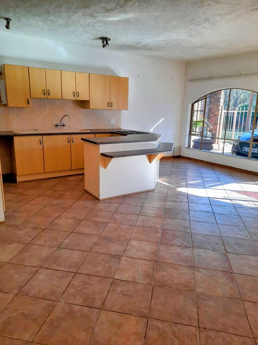 4 Bedroom Property for Sale in Waverley Gauteng