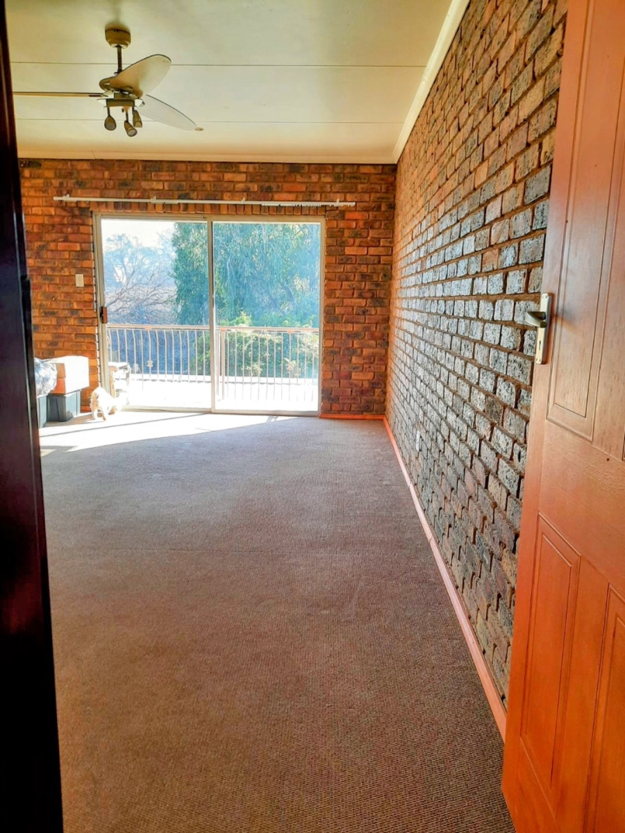 4 Bedroom Property for Sale in Waverley Gauteng