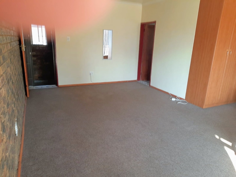 4 Bedroom Property for Sale in Waverley Gauteng