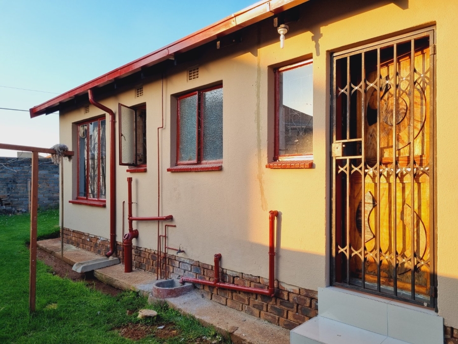 To Let  Bedroom Property for Rent in Spruit View Gauteng