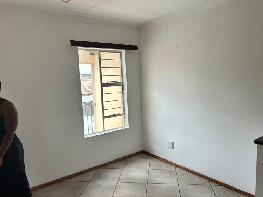 1 Bedroom Property for Sale in Albertsdal Gauteng