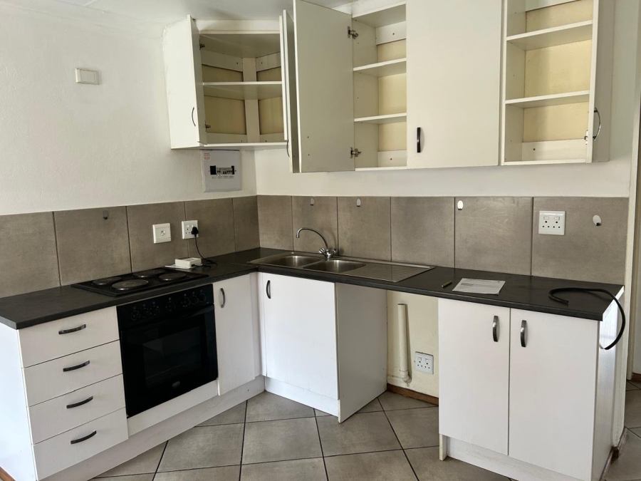 1 Bedroom Property for Sale in Albertsdal Gauteng