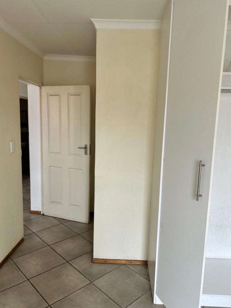 1 Bedroom Property for Sale in Albertsdal Gauteng