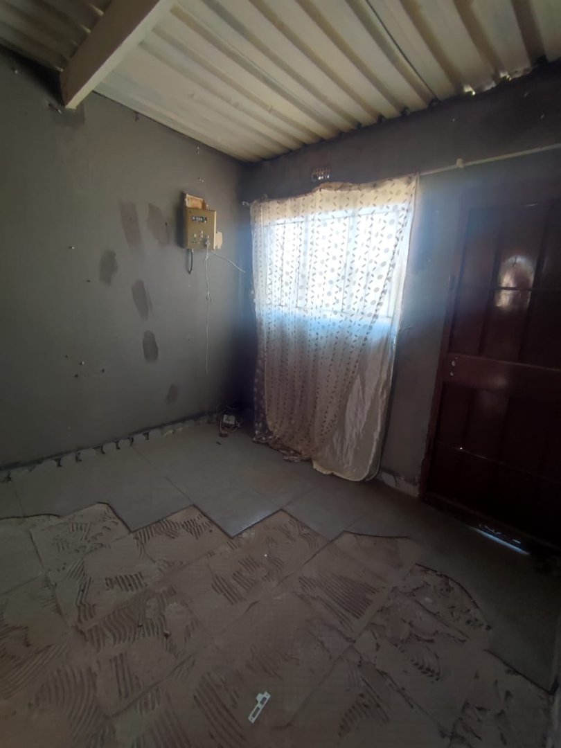 1 Bedroom Property for Sale in Langaville Gauteng