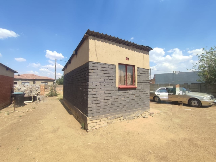 1 Bedroom Property for Sale in Langaville Gauteng