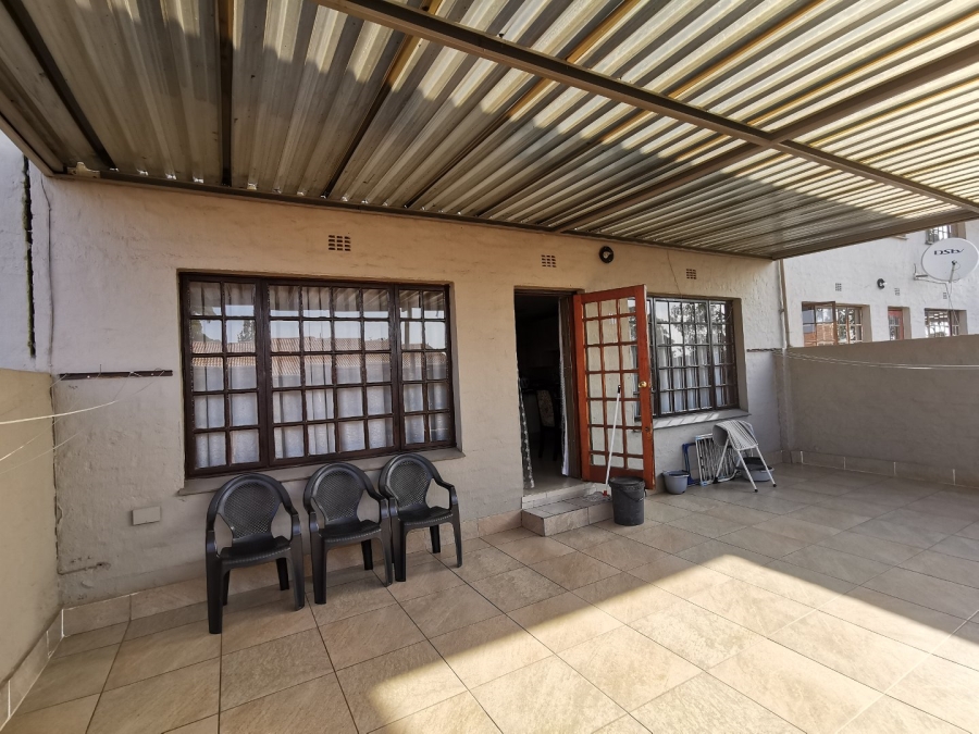 2 Bedroom Property for Sale in Ormonde Gauteng