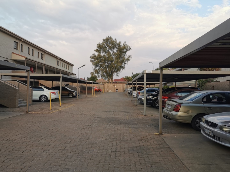 2 Bedroom Property for Sale in Ormonde Gauteng