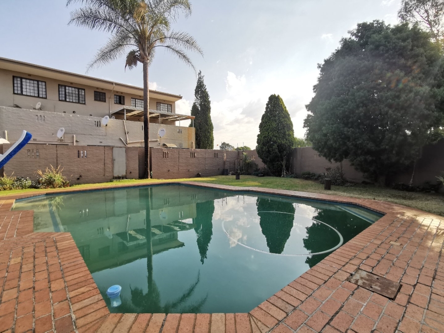 2 Bedroom Property for Sale in Ormonde Gauteng