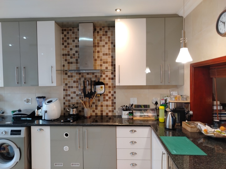 2 Bedroom Property for Sale in Woodmead Gauteng