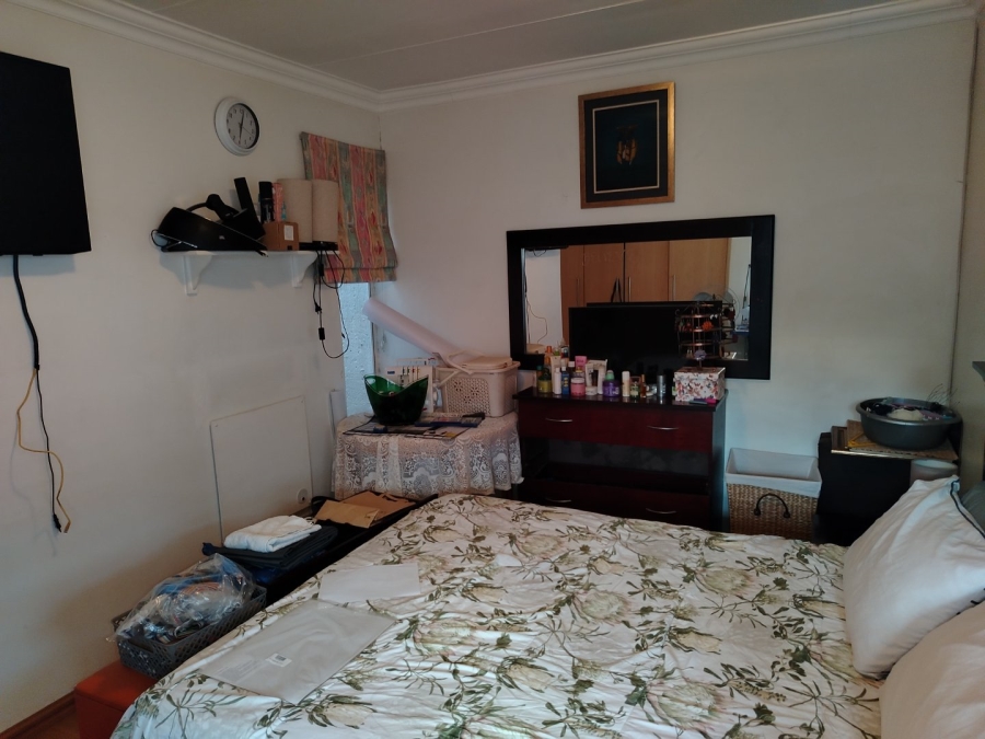 2 Bedroom Property for Sale in Woodmead Gauteng