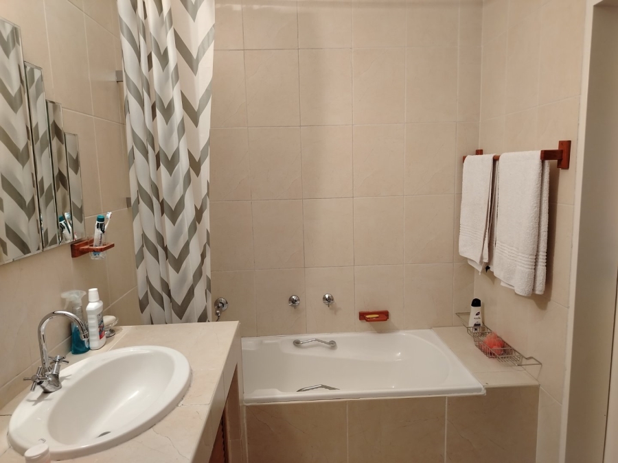 2 Bedroom Property for Sale in Woodmead Gauteng