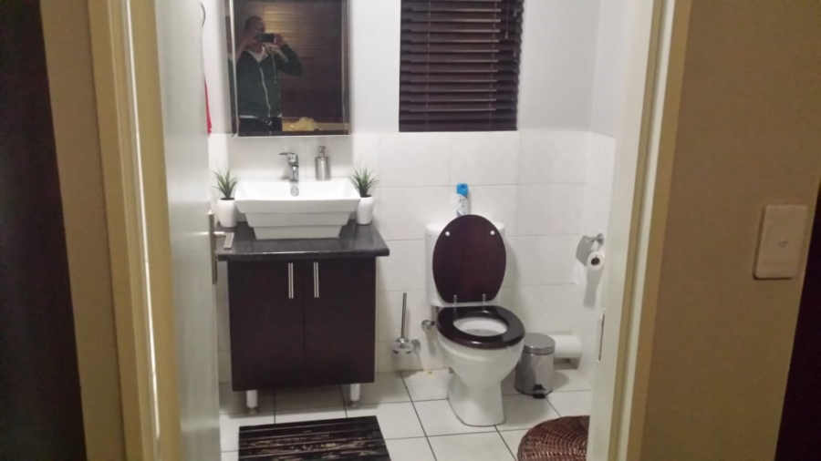 To Let 2 Bedroom Property for Rent in Halfway House Gauteng