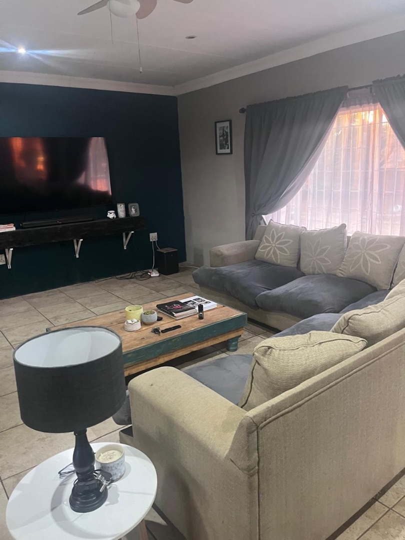 To Let 4 Bedroom Property for Rent in Marister Gauteng