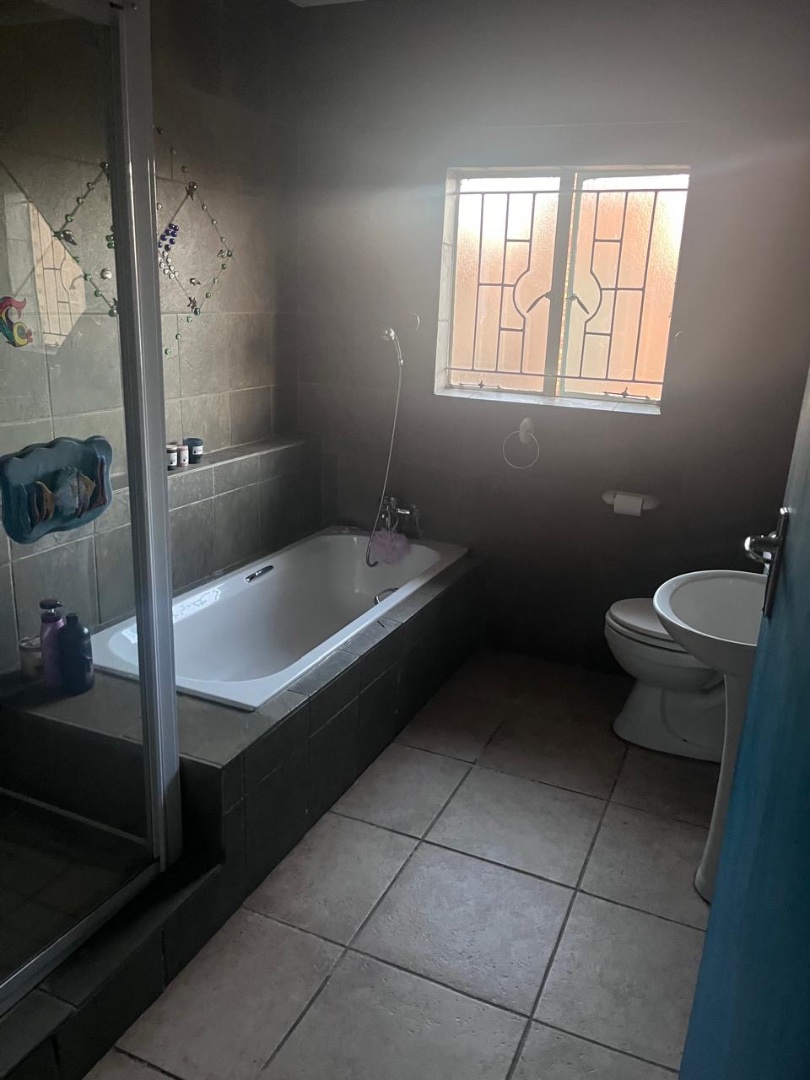 To Let 4 Bedroom Property for Rent in Marister Gauteng