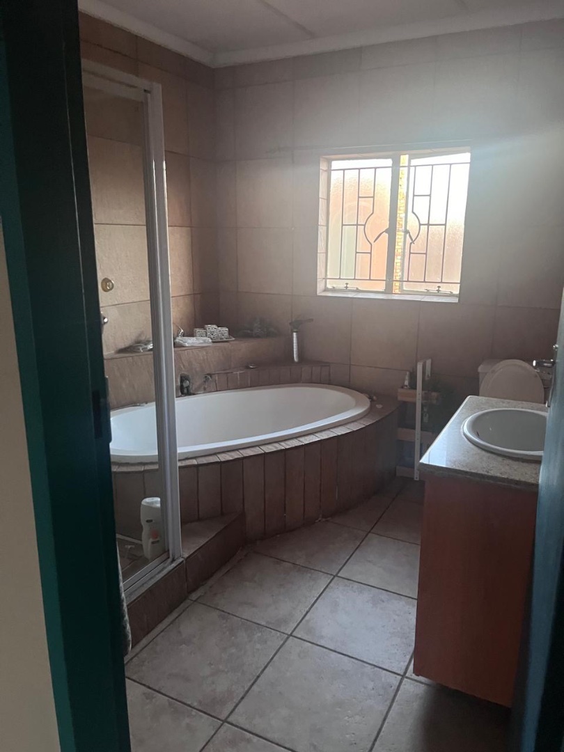 To Let 4 Bedroom Property for Rent in Marister Gauteng