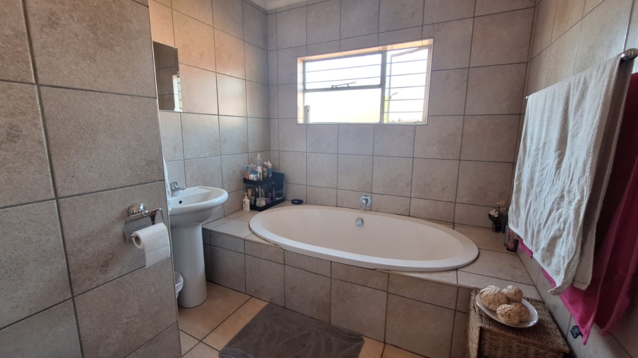 3 Bedroom Property for Sale in Pollak Park Gauteng