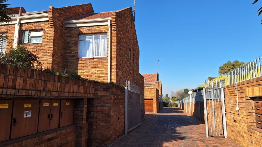 3 Bedroom Property for Sale in Pollak Park Gauteng