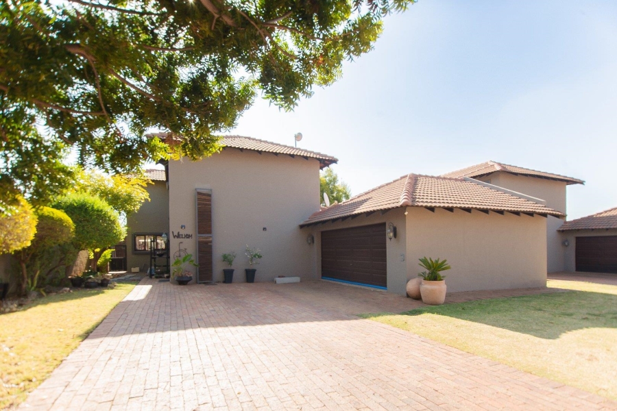  Bedroom Property for Sale in Sinoville Gauteng