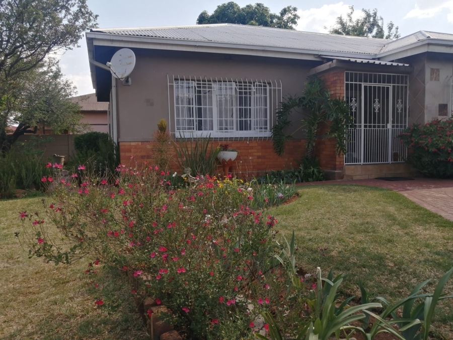 3 Bedroom Property for Sale in Casseldale Gauteng