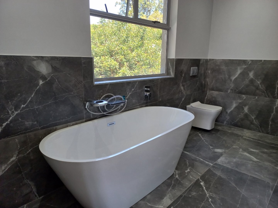 3 Bedroom Property for Sale in Morningside Manor Gauteng