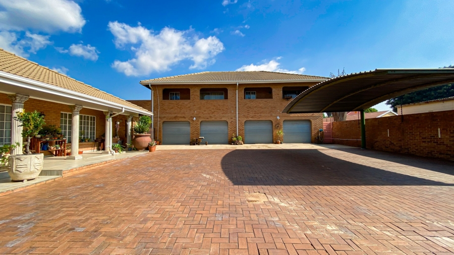 7 Bedroom Property for Sale in Kempton Park Ext 4 Gauteng